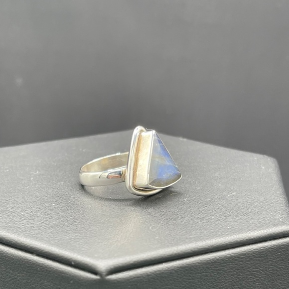 Natural Labradorite Trillion Cut Sterling Silver Ring (Size 8) - Picture 5 of 7